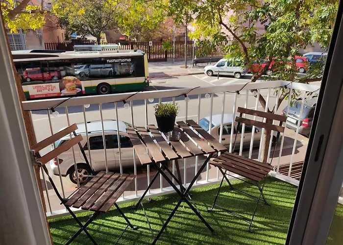 Piso Exterior Completo A 20 \' De Barcelona.